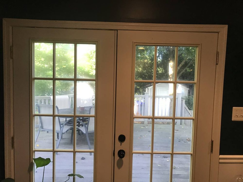 Interior door hung, trimmed and finished in a doorway